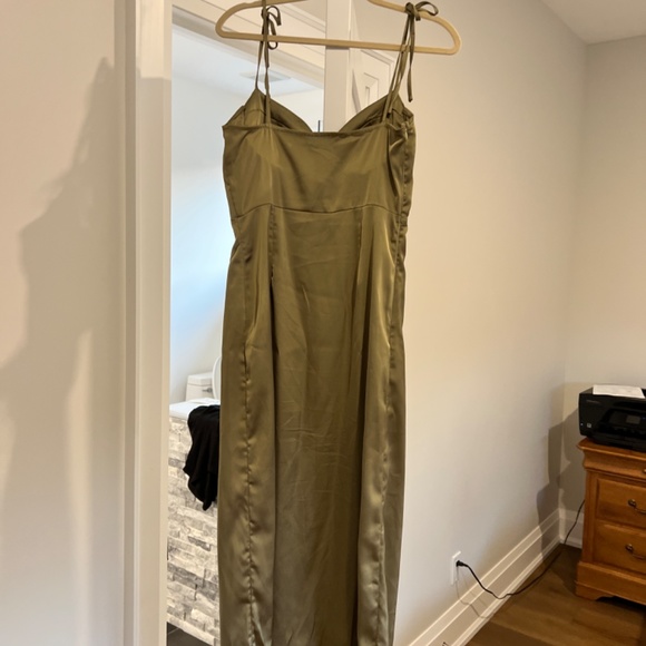 Olive green dress - Picture 2 of 3